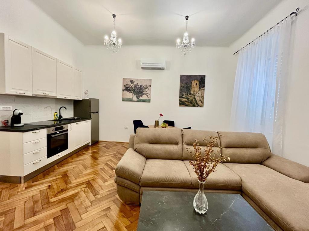 Lux Apartmans Pula Luaran gambar